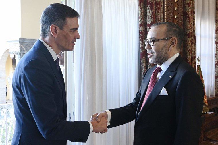 Sánchez y Mohamed VI. (Foto: https://www.elconfidencialdigital.com/).