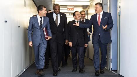 Fabian Picardo (Gibraltar); David Lammy (Reino Unido); José Manuel Albares (España) y Maros Sefcovic (Unión Europea). (Foto: https://www.elconfidencial.com/ Ben Dance/Europa Press).