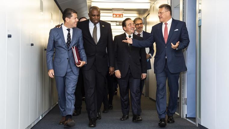 Fabian Picardo (Gibraltar); David Lammy (Reino Unido); José Manuel Albares (España) y Maros Sefcovic (Unión Europea). (Foto: https://www.elconfidencial.com/ Ben Dance/Europa Press).