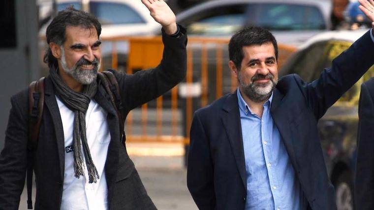 Jordi Cuixart (de Òmnium) y Jordi Sànchez (de ANC). Foto: Gabriel Bouys / AFP