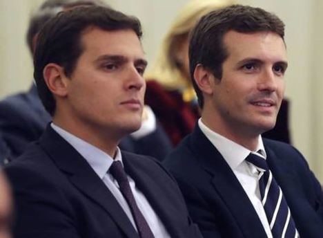 Albert Rivera y Pablo Casado, presidentes de los partidos españoles C's y PP.