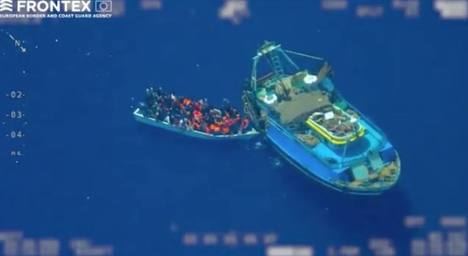 Video de FRONTEX recogiendo un caso de tráfico de inmigrantes en alta mar. (Foto: https://cadenaser.com/ser/).