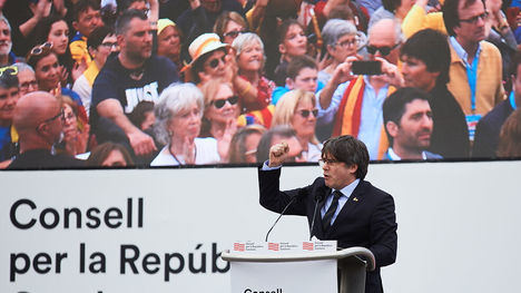 Puigdemont en la concentración de Perpiñán / www.ara.cat / David Borrat