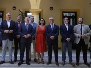 María Jesús Montero y los alcaldes del Campo de Gibraltar. (Foto:https://www.europasur.es/ ERASMO FENOY).