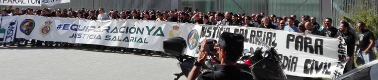 Concentración posterior a la multitudinaria Mesa de Negociación celebrada en Palencia