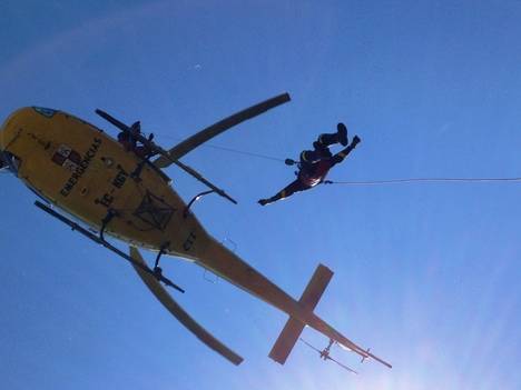 El equipo de emergencias del 112 en acción. 
Foto: La Crítica de León