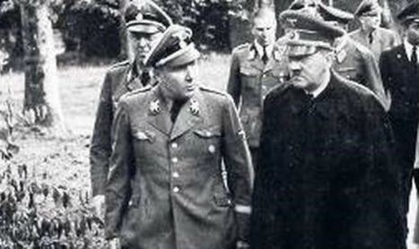 Martin Borman y Adolf Hitler. (Foto: https://www.tagesspiegel.de/kultur/einer-von-hitlers-vollstreckern-sein-sekretar-6962335.html)