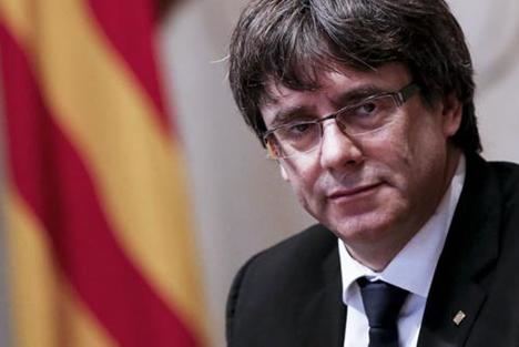 Carles Puigdemont detenido en Cerdeña. (Foto: Il Corriere de la Sera).
