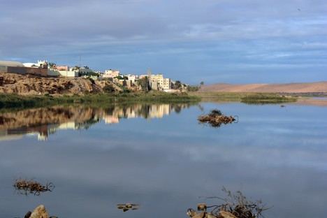 El río Saguia el Hamra a su paso por el Aaiún. (Foto: https://www.tubqalmarruecos.com/).