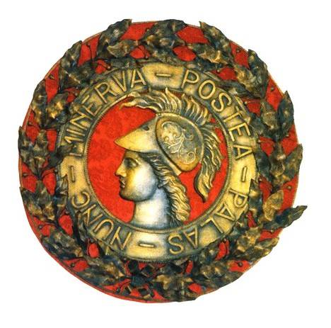Rosetón que adornaba el fronstispicio de la Real Academia Militar de Matemáticas  en Barcelona. Representa a la diosa Minerva. (http://www.altorres.synology.me/02_03_barcelona.htm)