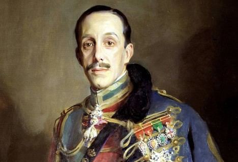 S.M. Alfonso XIII, juzgado y condenado por las Cortes constituyentes de la II República en 1931.