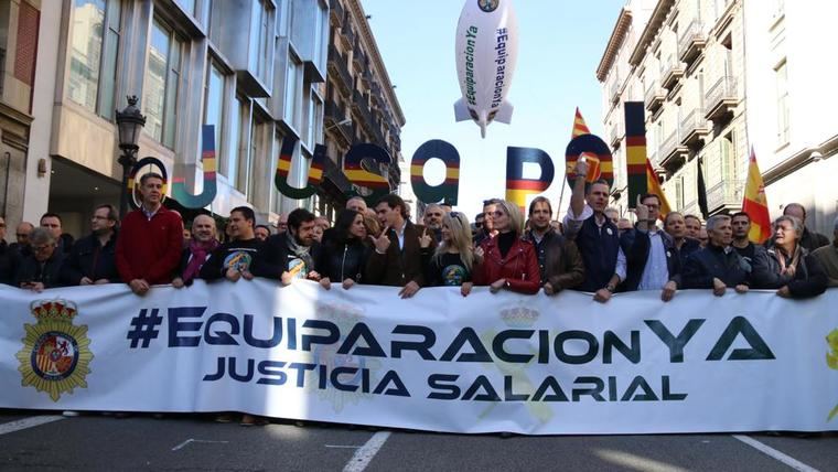 En la cabecera Inés Arrimadas, Albert Rivera y Javier García Albiol