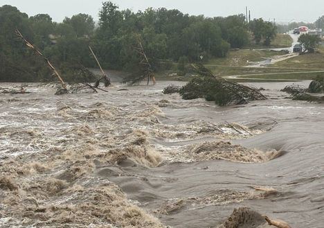 Catastrófica inundación en Texas con el desbordamiento del río Guadalupe. (Fotografía: Texas General Land Office).