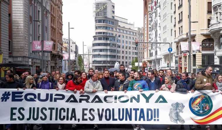 La cabecera de la manifestación, políticos incluidos.