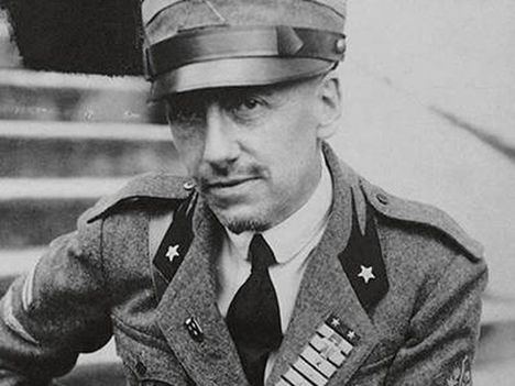 Gabriele d'Annunzio (Pescara, 1863-Gardone Riviera, 1938).