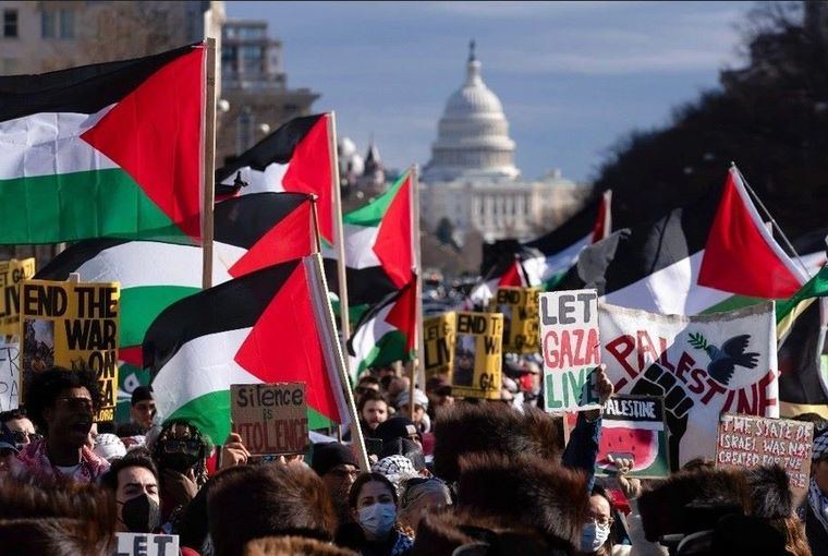 Manifestación pro palestina cerca del Capitolio en Washington. (Foto: https://www.jornada.com.mx/)