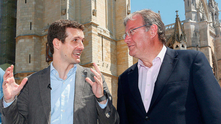 El presidente del PP Pablo Casado y el alcalde de León Antonio Silván. (Foto: La Nueva Crónica / ICAL)