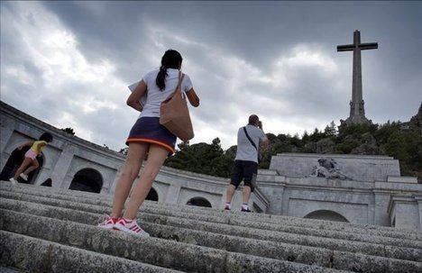 El Valle de los Caídos, El Escorial, Madrid. (Foto: www.elperiodico.com)